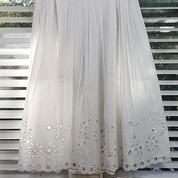 J. Crew White A-Line Skirt with Floral Embroideryrew. Size 8